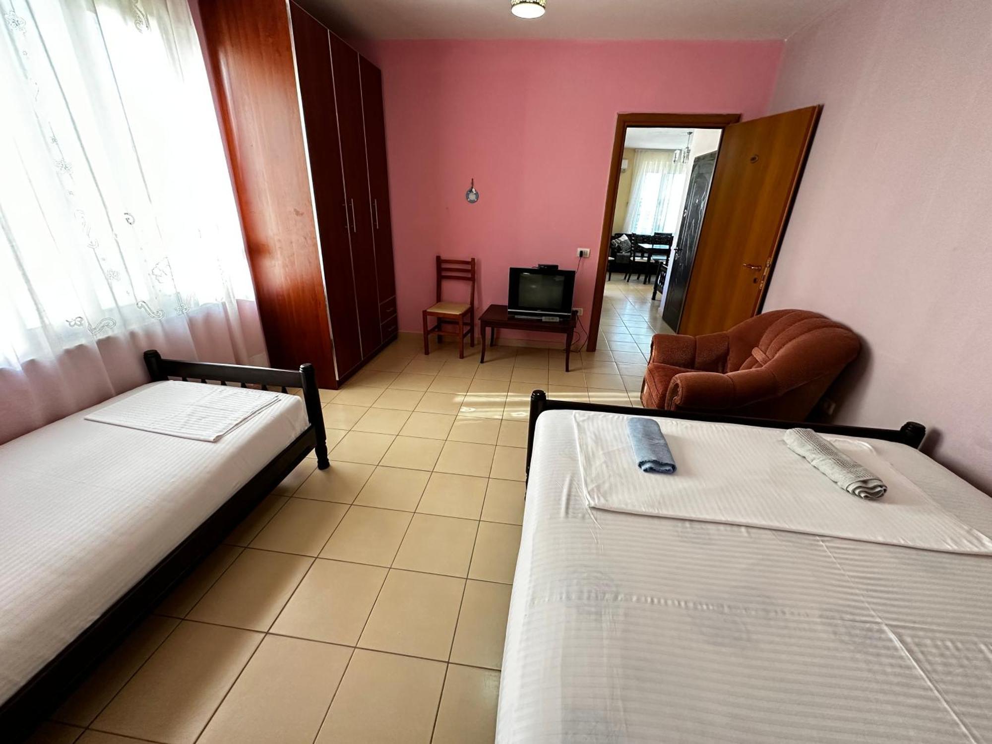 Romance Holiday Garden Inn Durrës Exterior foto