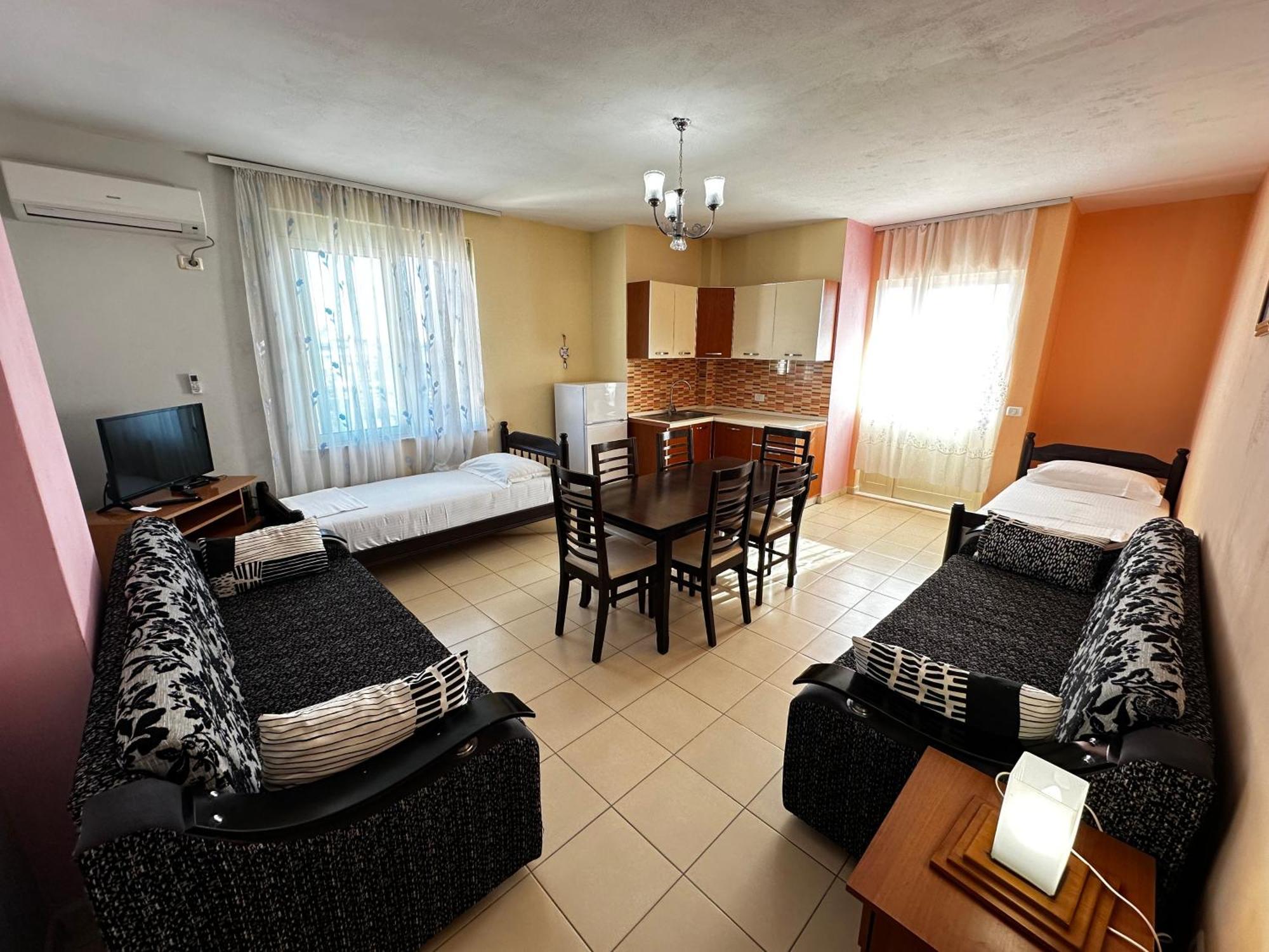 Romance Holiday Garden Inn Durrës Exterior foto