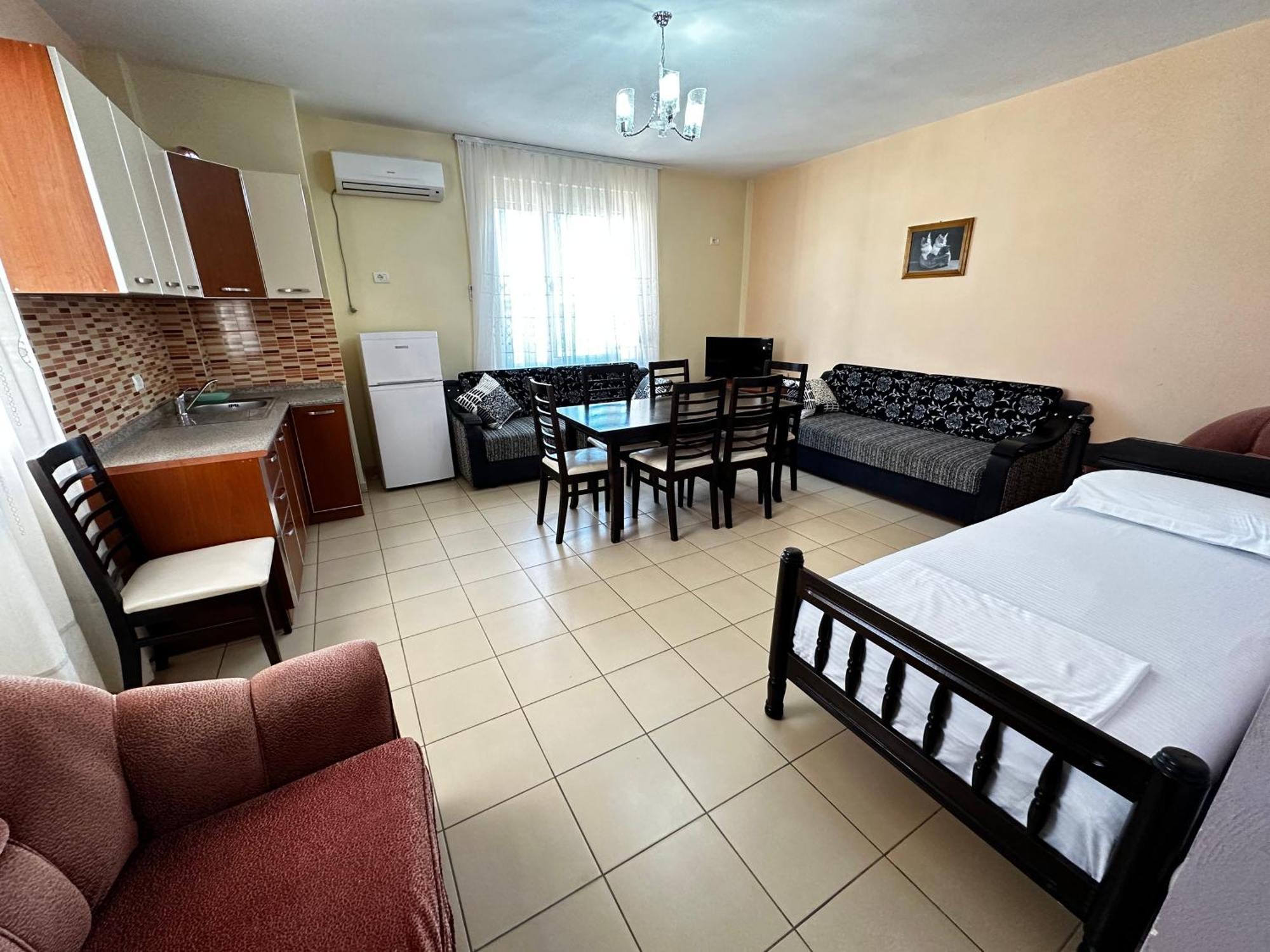 Romance Holiday Garden Inn Durrës Exterior foto