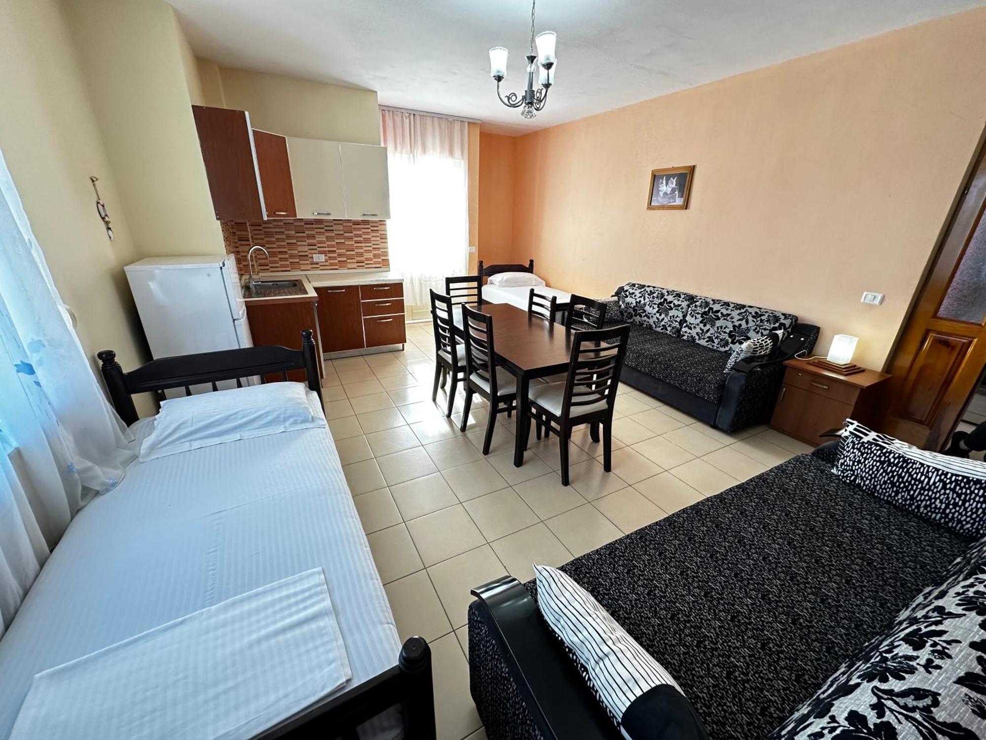 Romance Holiday Garden Inn Durrës Exterior foto