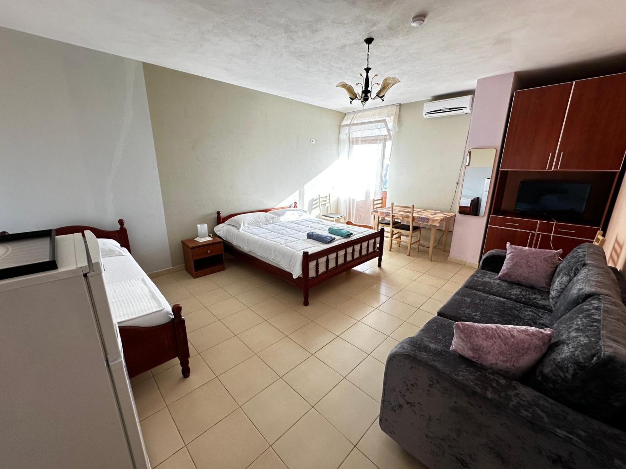 Romance Holiday Garden Inn Durrës Exterior foto
