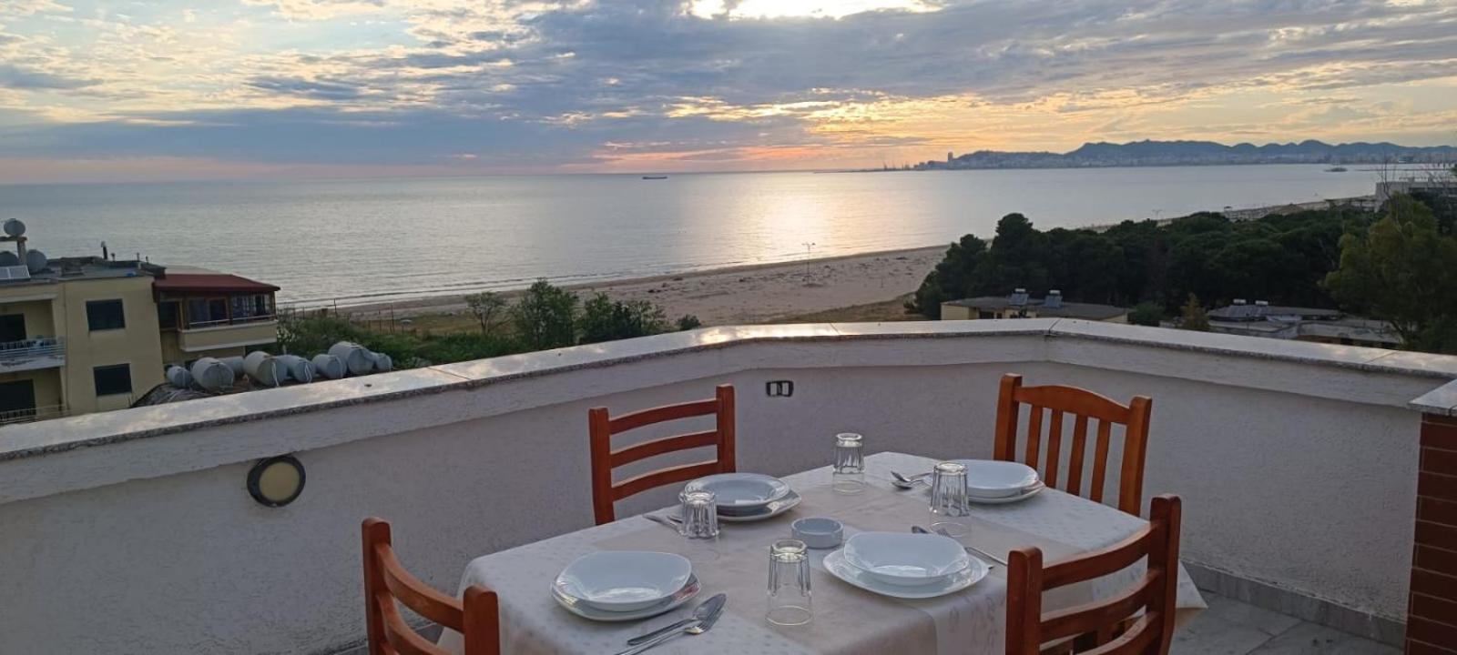 Romance Holiday Garden Inn Durrës Exterior foto